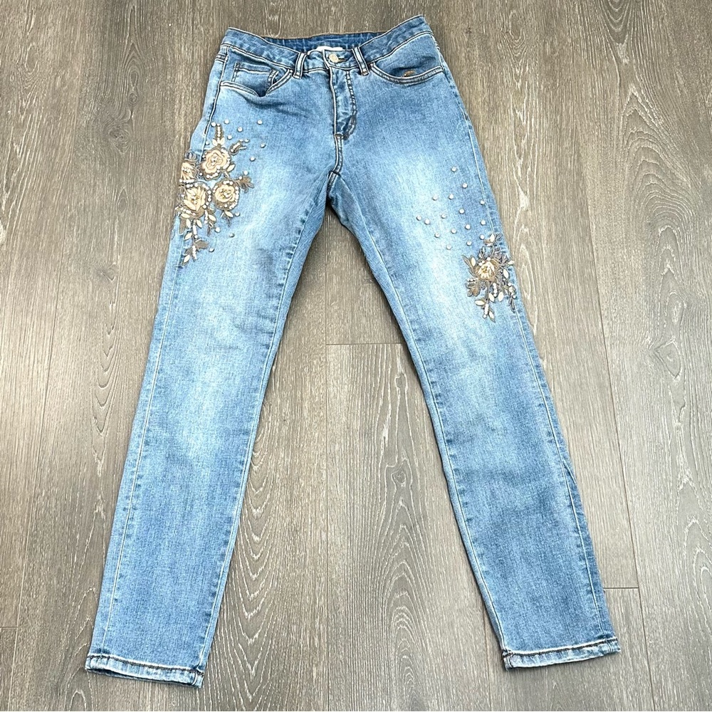 Joseph Ribkoff Floral Embroidered Rhinestone Jeans Sz 4 - Picture 2 of 8
